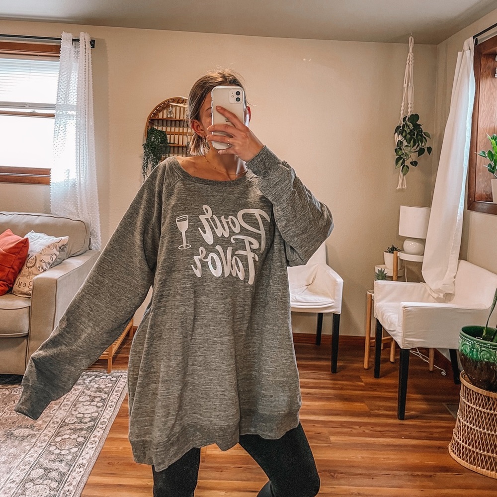 - Wild fox Pour Favor wine gray crewneck sweater